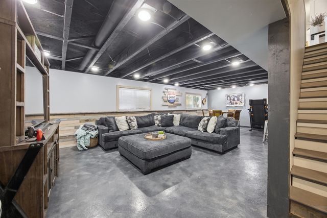 10807 W 35th, Wichita, KS 67215