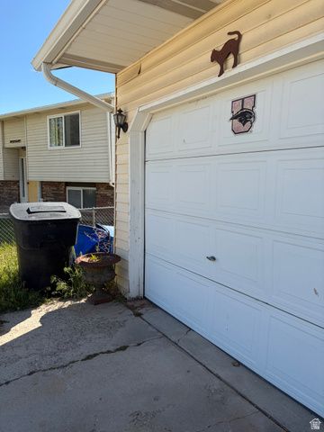 5046 W MOONFLOWER CIR, Salt Lake City, UT 84118