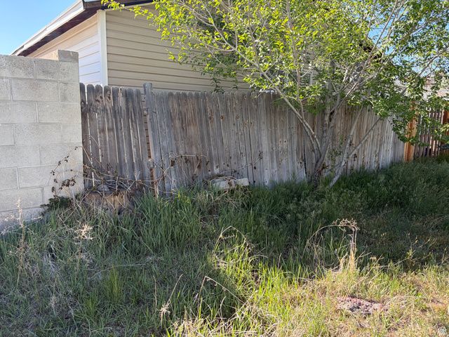 5046 W MOONFLOWER CIR, Salt Lake City, UT 84118