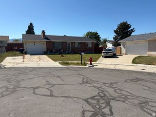 5046 W MOONFLOWER CIR, Salt Lake City, UT 84118