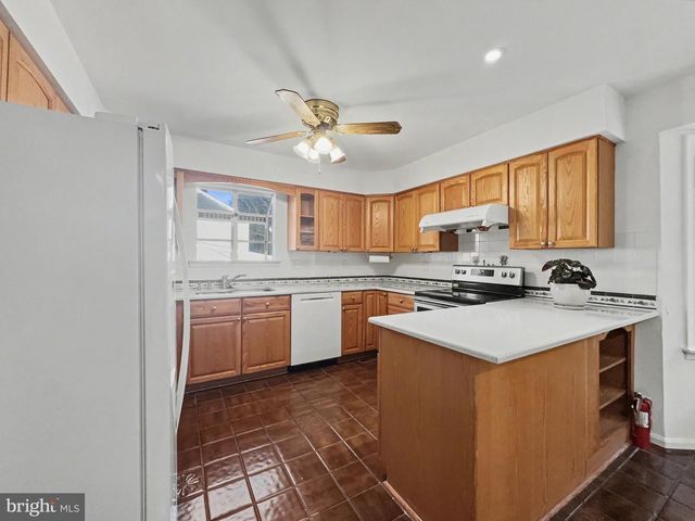 3823 GROSVENOR DR, Ellicott City, MD 21042