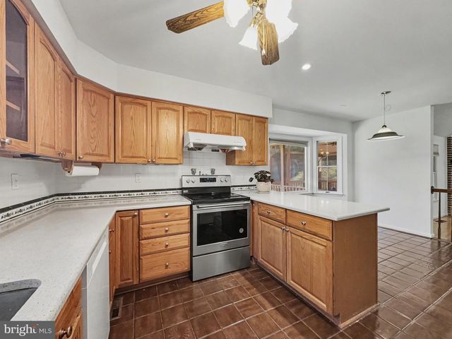 3823 GROSVENOR DR, Ellicott City, MD 21042