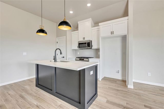 514 Grand Sycamore Drive, Washington, OK 73093