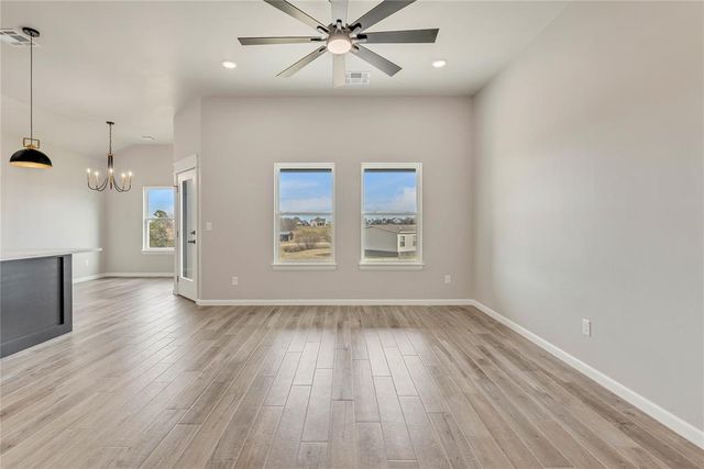 514 Grand Sycamore Drive, Washington, OK 73093