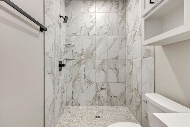 514 Grand Sycamore Drive, Washington, OK 73093