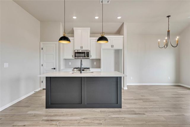 514 Grand Sycamore Drive, Washington, OK 73093