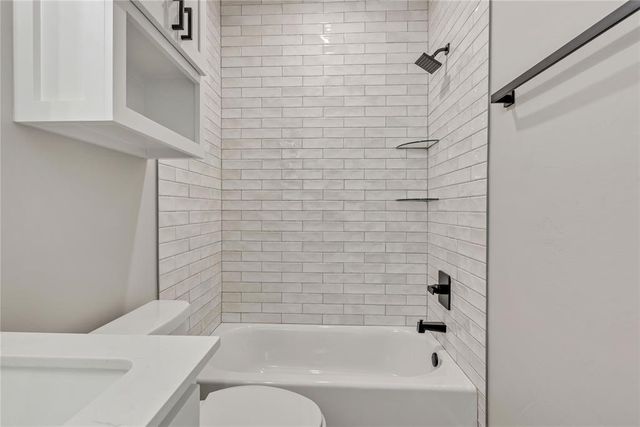 514 Grand Sycamore Drive, Washington, OK 73093