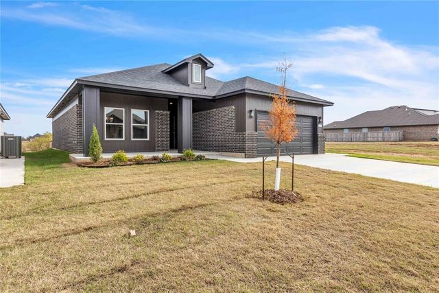 514 Grand Sycamore Drive, Washington, OK 73093