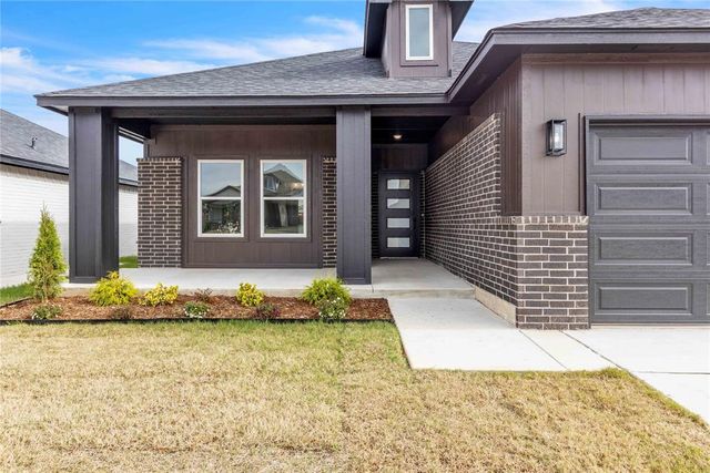 514 Grand Sycamore Drive, Washington, OK 73093