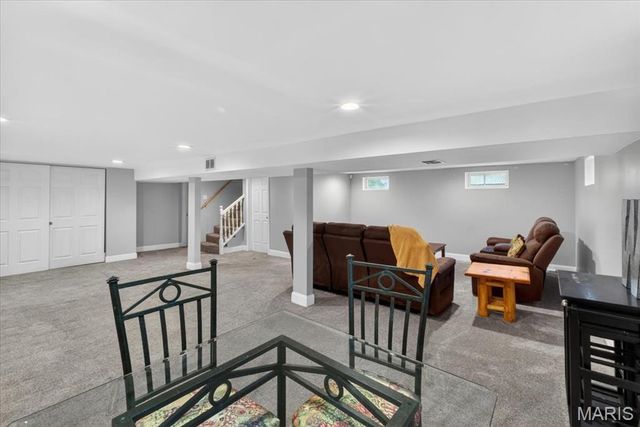 3301 Avenue H, St Louis, MO 63125