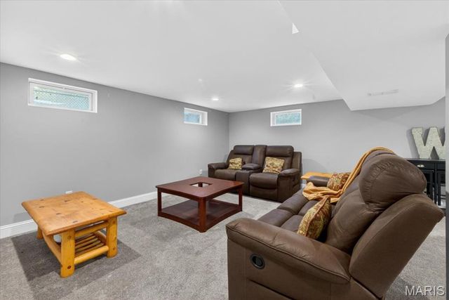 3301 Avenue H, St Louis, MO 63125