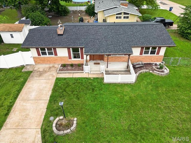 3301 Avenue H, St Louis, MO 63125