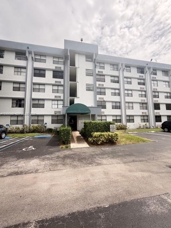 2501 Riverside Drive 114-A, Coral Springs, FL 33065