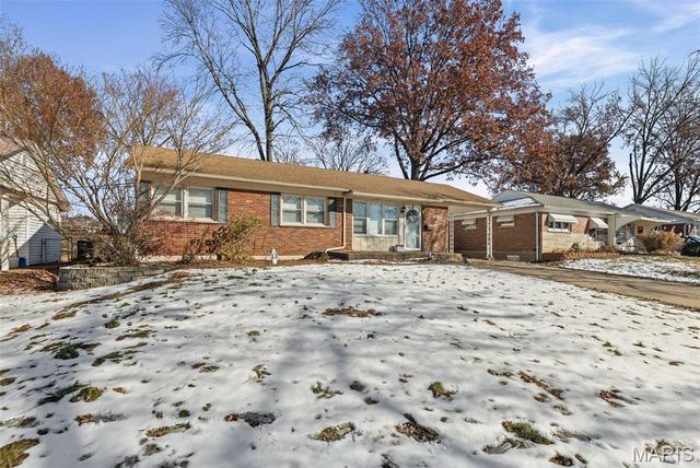 4423 Little Chief Drive, St Louis, MO 63123