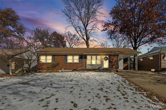 4423 Little Chief Drive, St Louis, MO 63123