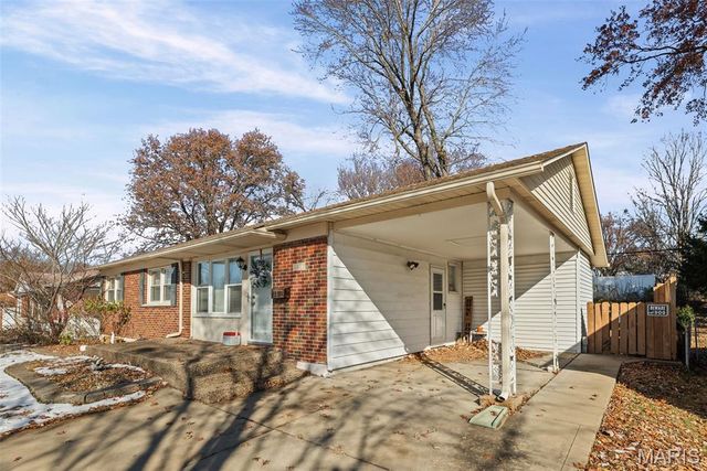 4423 Little Chief Drive, St Louis, MO 63123