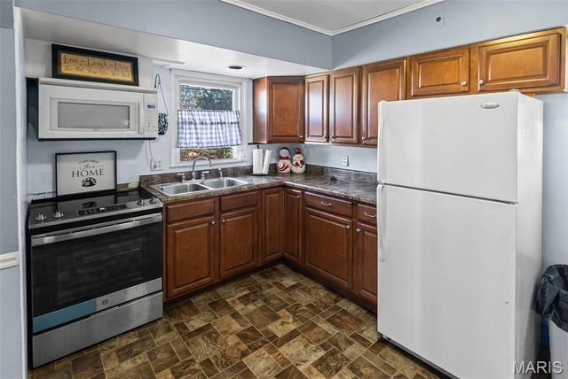 4423 Little Chief Drive, St Louis, MO 63123