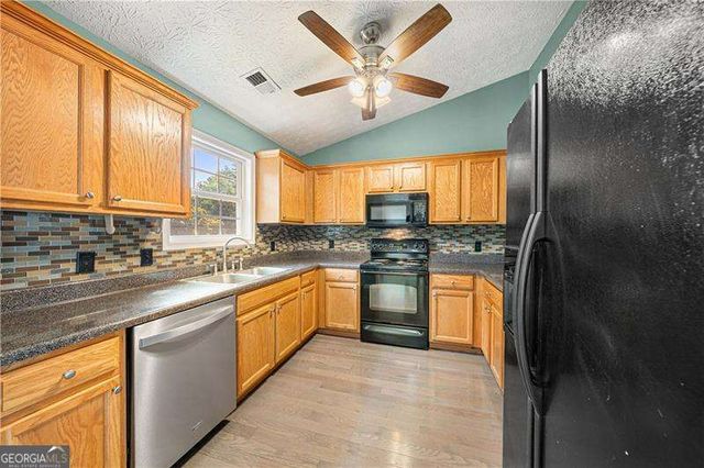 5822 Bridgeport Court, Flowery Branch, GA 30542