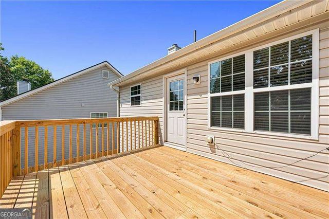 5822 Bridgeport Court, Flowery Branch, GA 30542