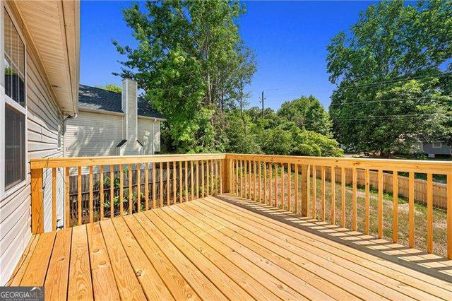 5822 Bridgeport Court, Flowery Branch, GA 30542
