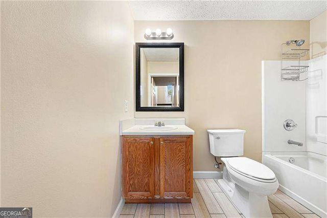 5822 Bridgeport Court, Flowery Branch, GA 30542