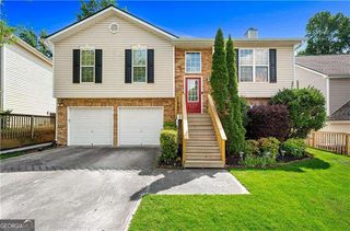 5822 Bridgeport Court, Flowery Branch, GA 30542