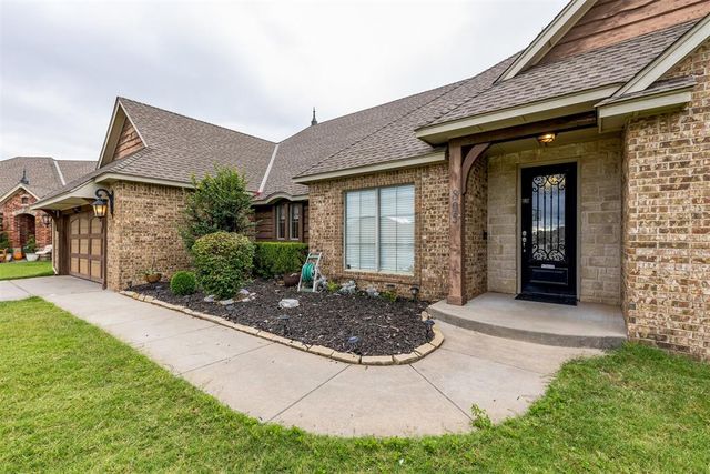 805 Brian Court, Moore, OK 73160