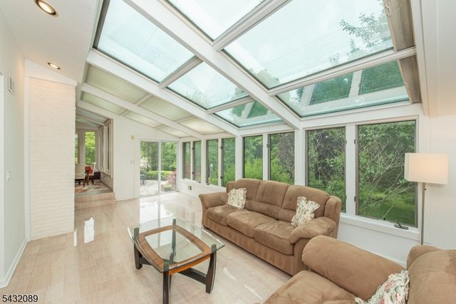 104 Shrewsbury Dr, Livingston Twp., NJ 07039