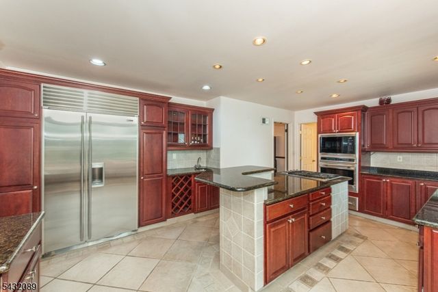104 Shrewsbury Dr, Livingston Twp., NJ 07039