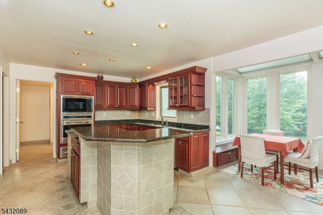 104 Shrewsbury Dr, Livingston Twp., NJ 07039