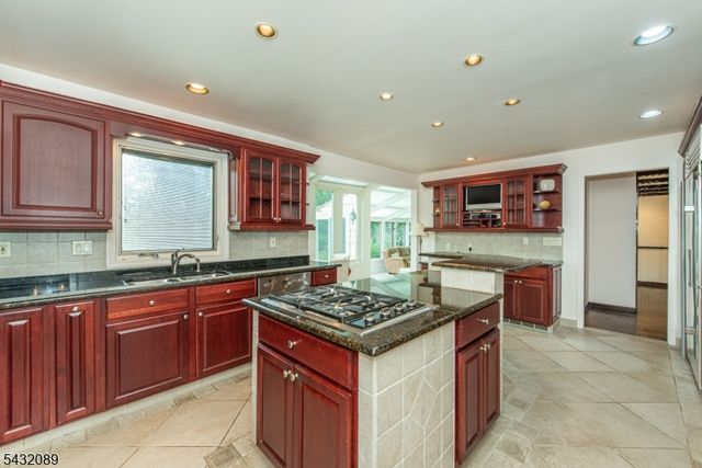 104 Shrewsbury Dr, Livingston Twp., NJ 07039