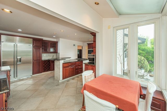 104 Shrewsbury Dr, Livingston Twp., NJ 07039