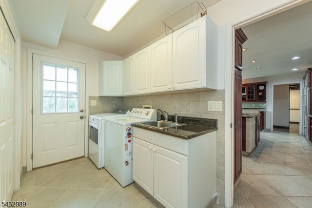 104 Shrewsbury Dr, Livingston Twp., NJ 07039