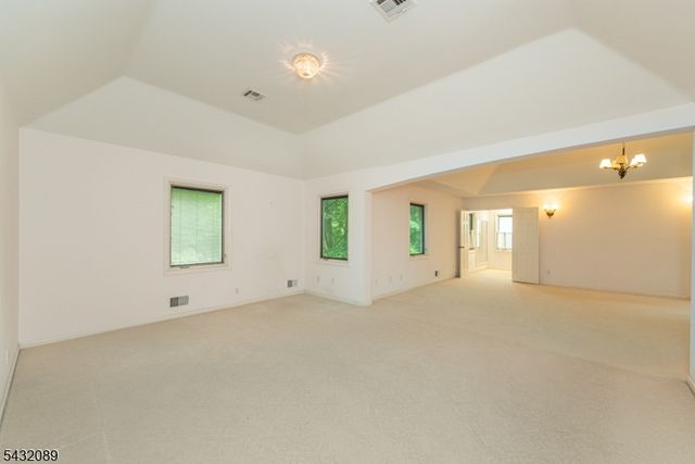 104 Shrewsbury Dr, Livingston Twp., NJ 07039