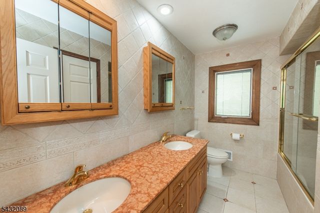 104 Shrewsbury Dr, Livingston Twp., NJ 07039
