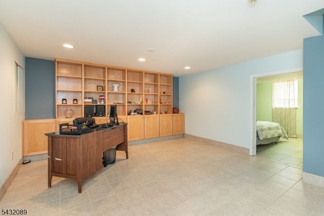 104 Shrewsbury Dr, Livingston Twp., NJ 07039