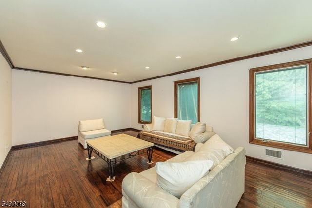 104 Shrewsbury Dr, Livingston Twp., NJ 07039
