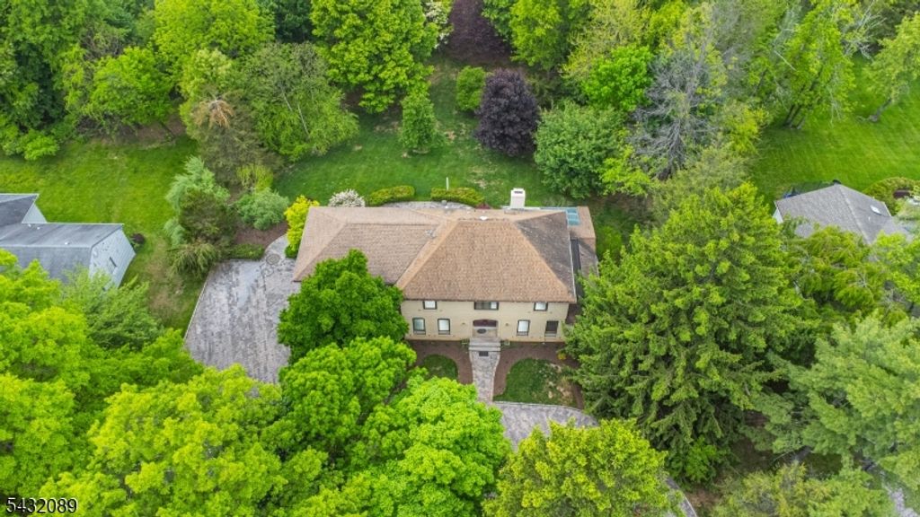 104 Shrewsbury Dr, Livingston Twp., NJ 07039