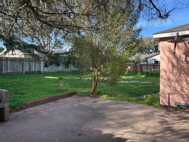 805 Sinex Avenue, Pacific Grove, CA 93950
