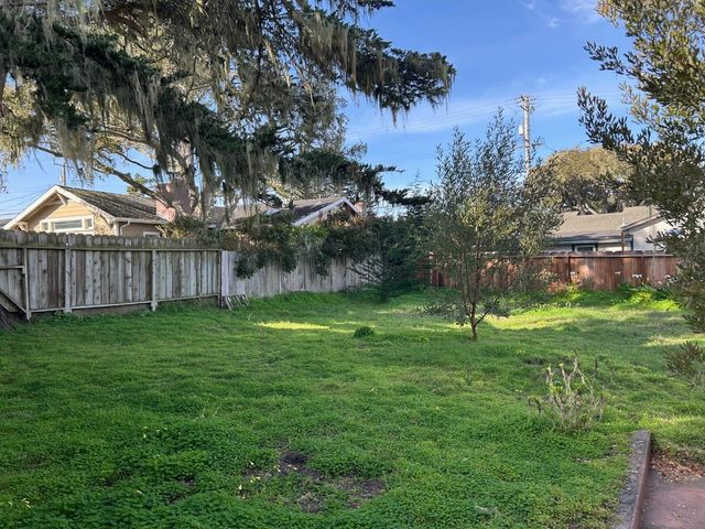 805 Sinex Avenue, Pacific Grove, CA 93950