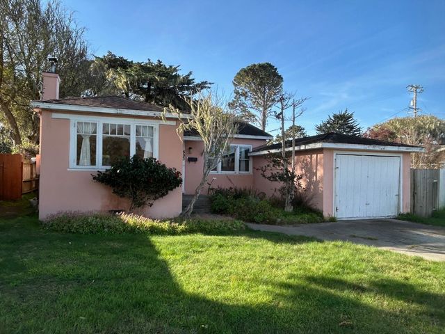 805 Sinex Avenue, Pacific Grove, CA 93950