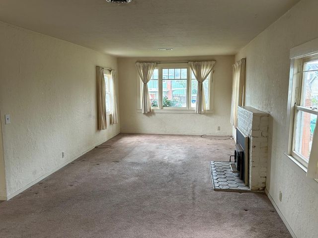 805 Sinex Avenue, Pacific Grove, CA 93950