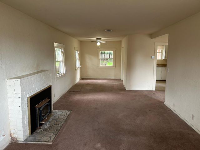 805 Sinex Avenue, Pacific Grove, CA 93950