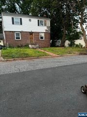 416 Alexander Avenue, Linden, NJ 07036