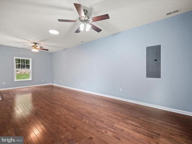 513 PHEASANT DR, Winchester, VA 22602