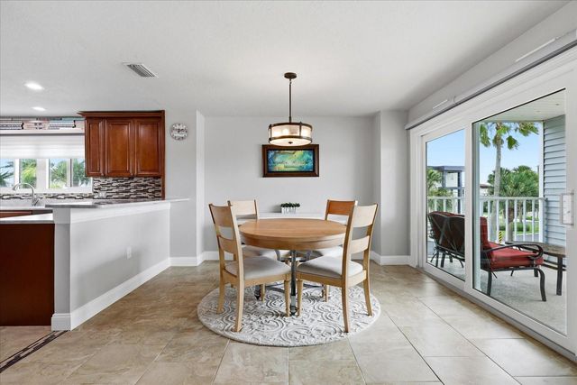610 ISLAND WAY 201, Clearwater Beach, FL 33767