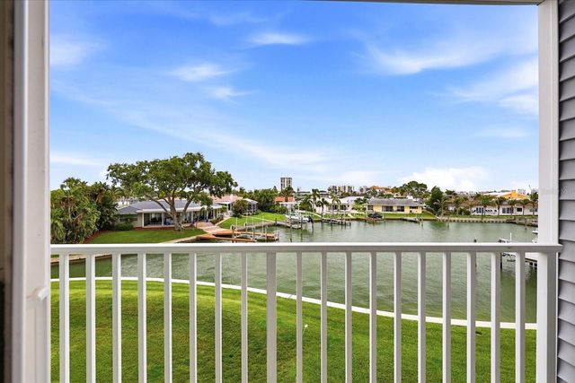 610 ISLAND WAY 201, Clearwater Beach, FL 33767