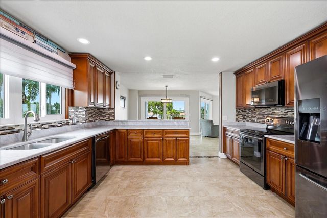 610 ISLAND WAY 201, Clearwater Beach, FL 33767