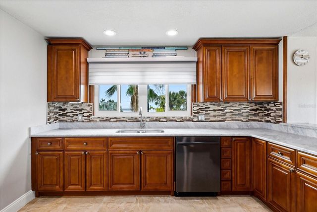 610 ISLAND WAY 201, Clearwater Beach, FL 33767