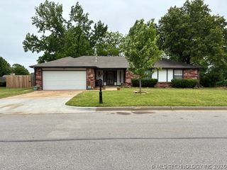 6927 S 29TH West Avenue, Tulsa, OK 74132